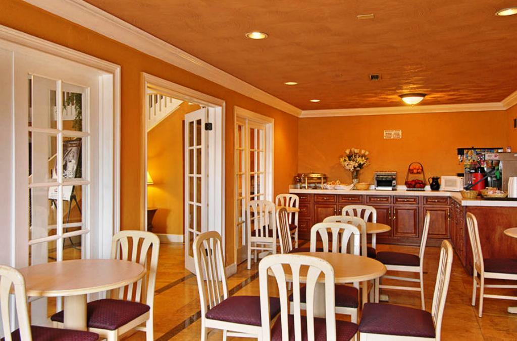 Courtyard Inn North Highlands Ristorante foto